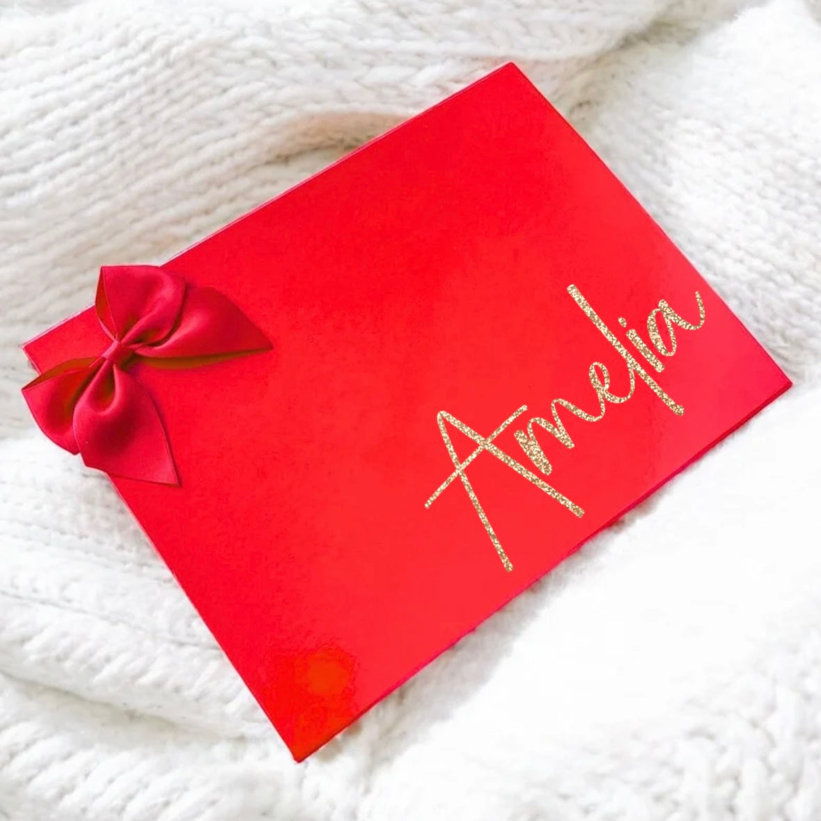 RED MAGNETIC GIFT BOX